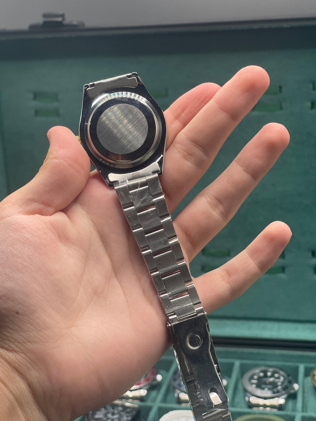 RLX Silver Oyster Chain With Black Round Dial Watch.