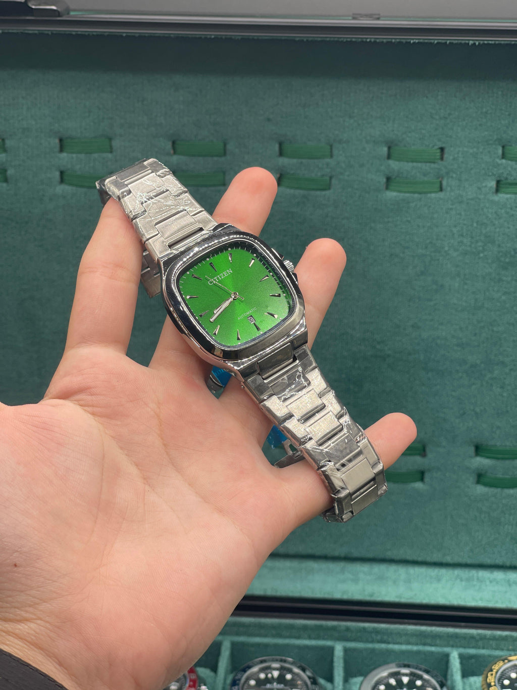CTN All-Steel Square Emerald Green Dial Watch — Cushion Case + Oyster Bracelet Premium Edition