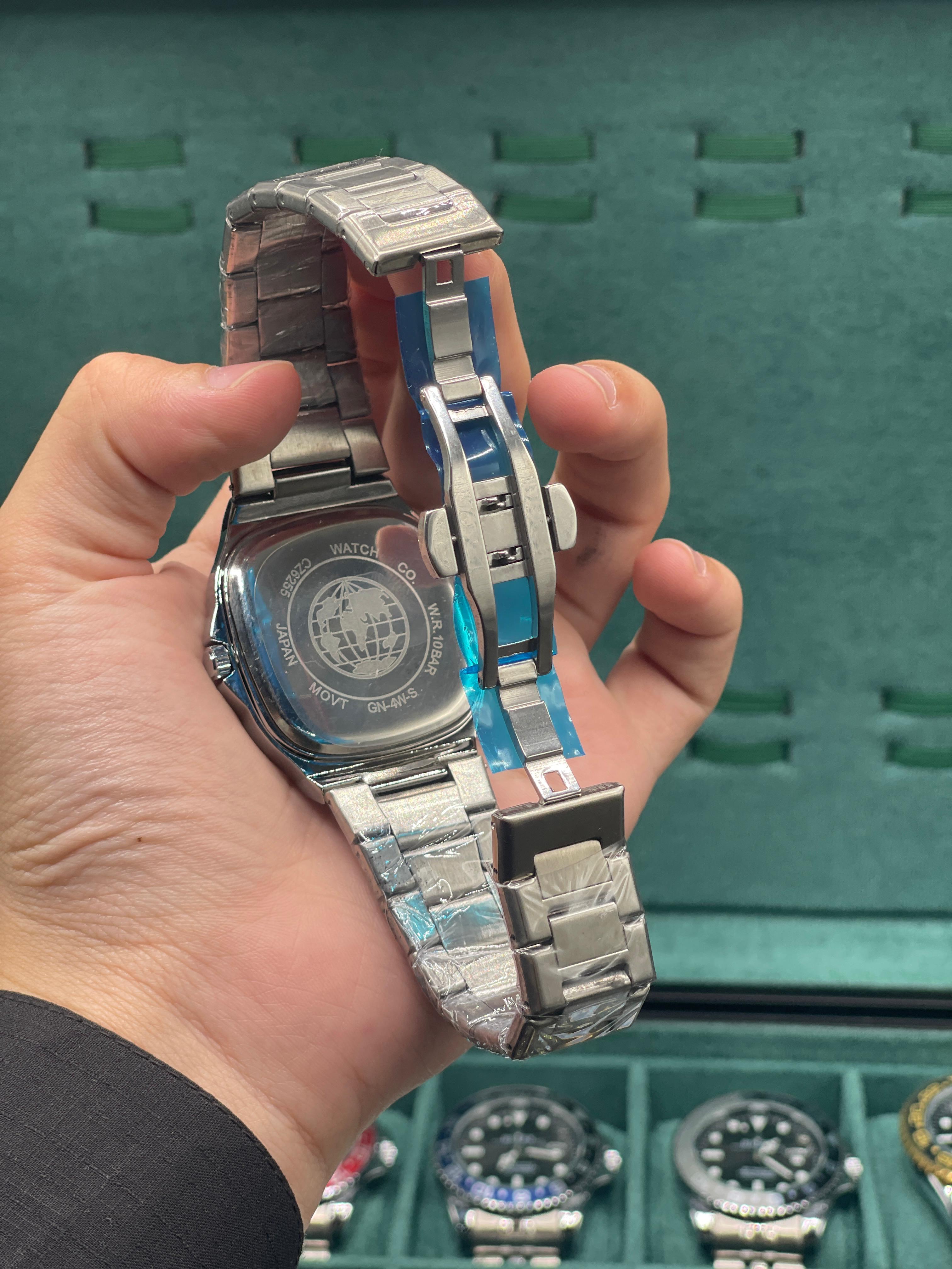 CTN All-Steel Square Emerald Green Dial Watch — Cushion Case + Oyster Bracelet Premium Edition