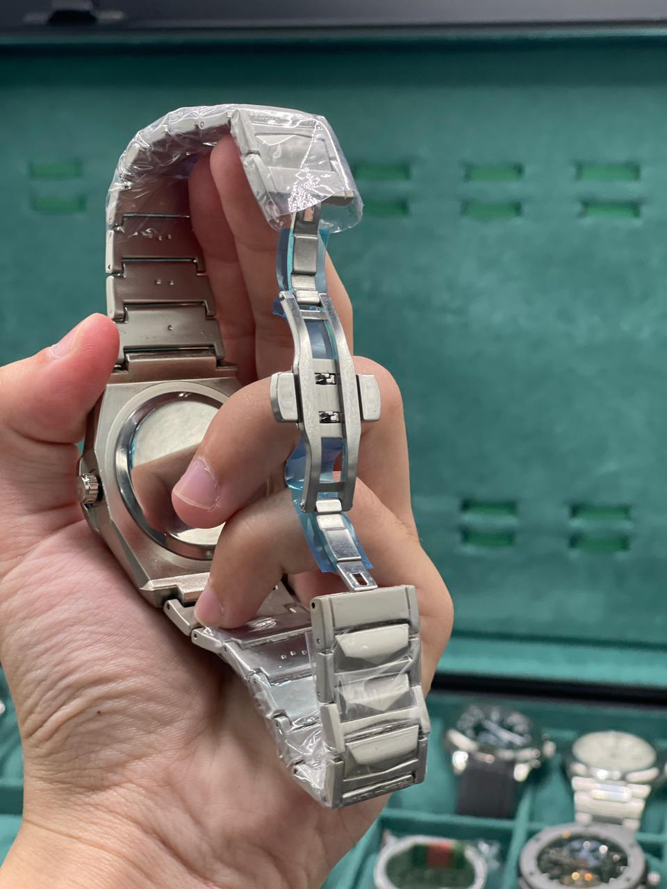 HB Silver Chain With Black Plain Dial Watch