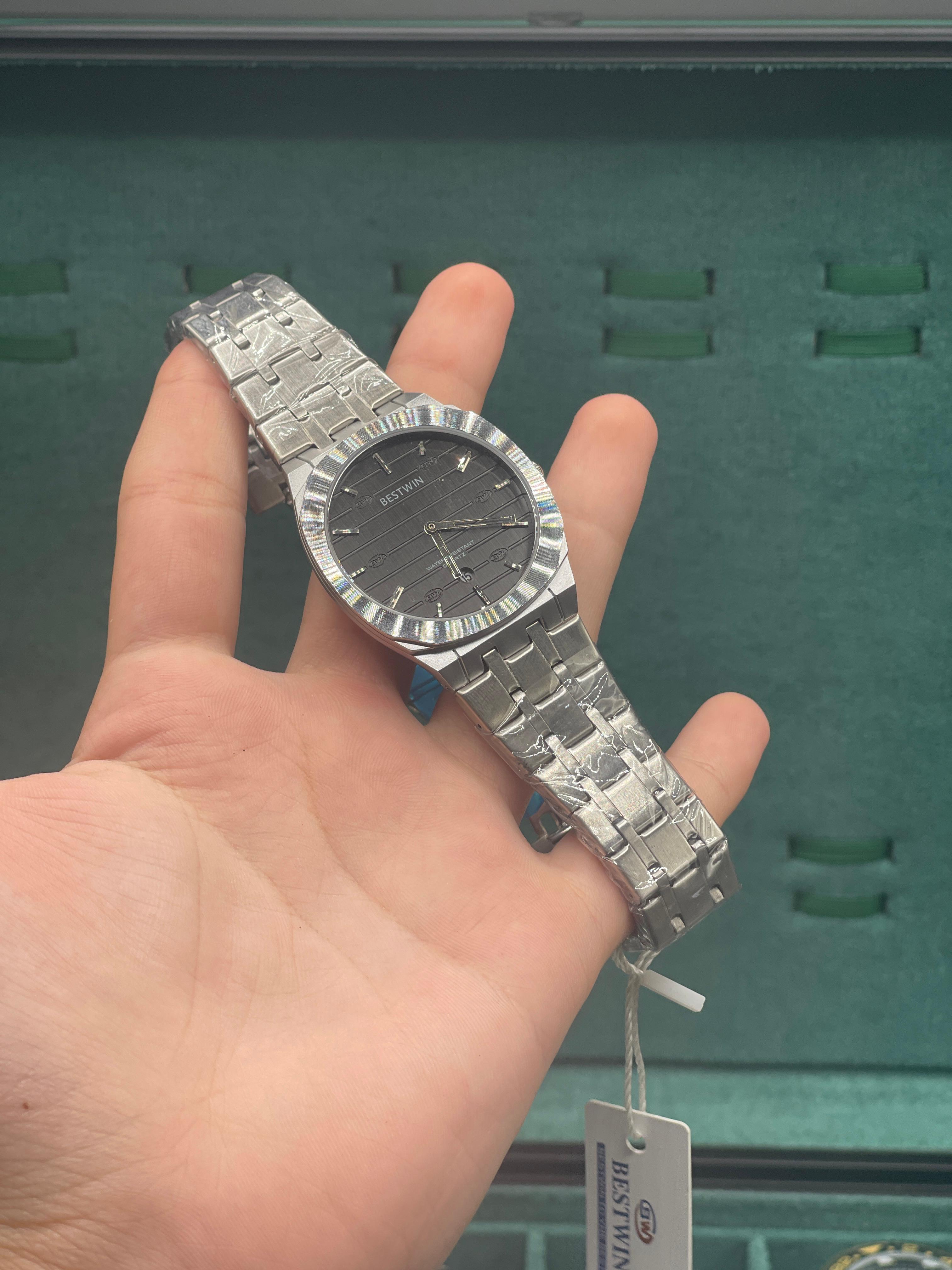 BTW Stainless Steel Luxury Dress Watch with Black Textured Dial, Fluted Bezel, and Integrated Bracelet