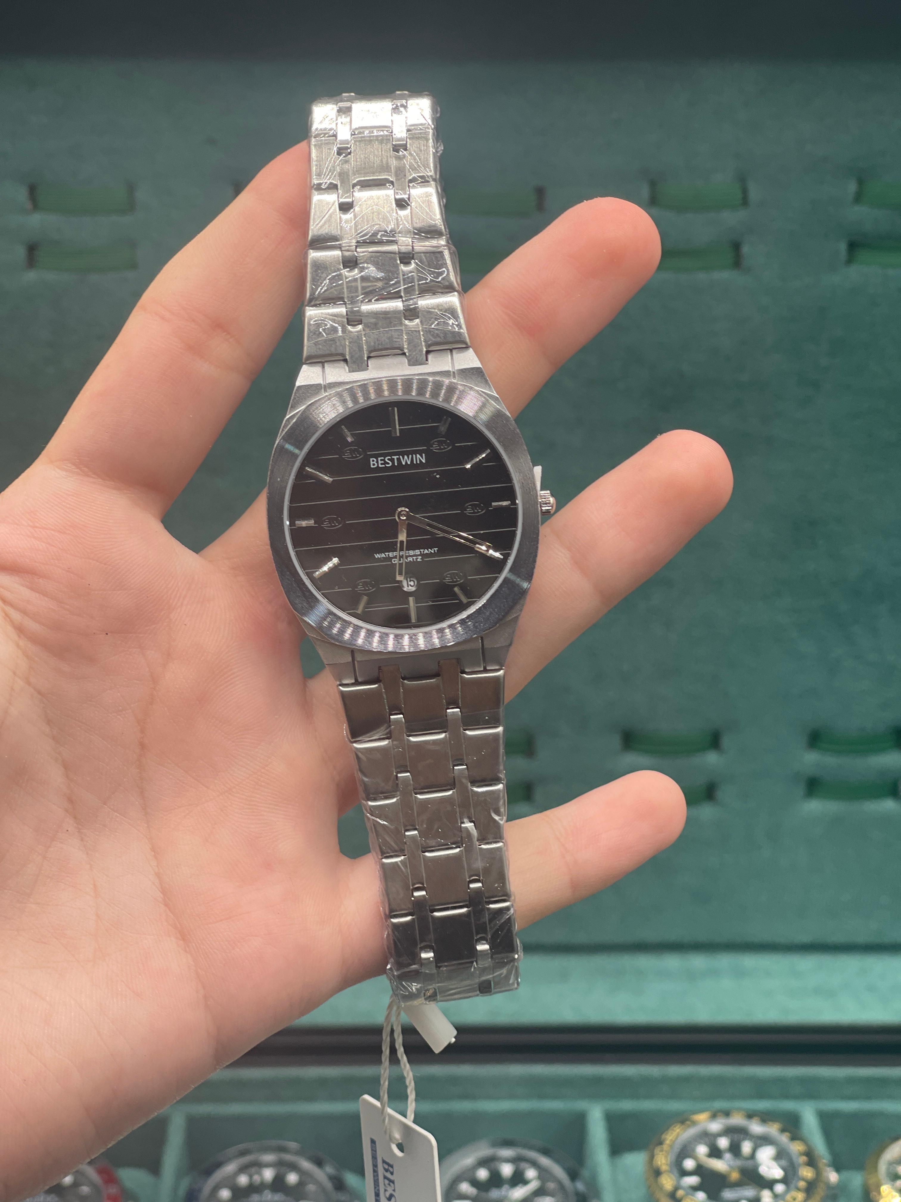 BTW Stainless Steel Luxury Dress Watch with Black Textured Dial, Fluted Bezel, and Integrated Bracelet