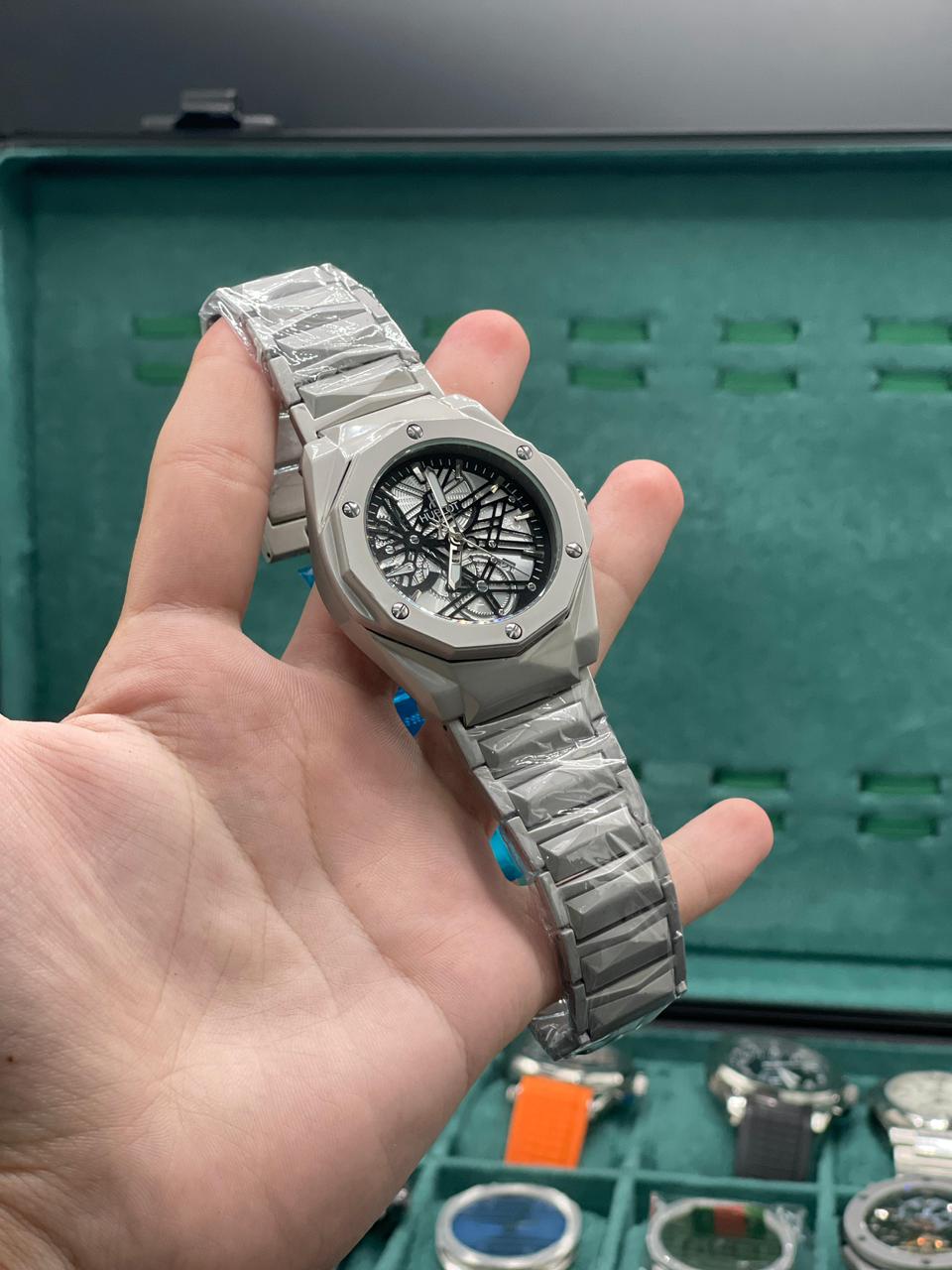 HB Silver Chain With Diamond Cut Black Dial.