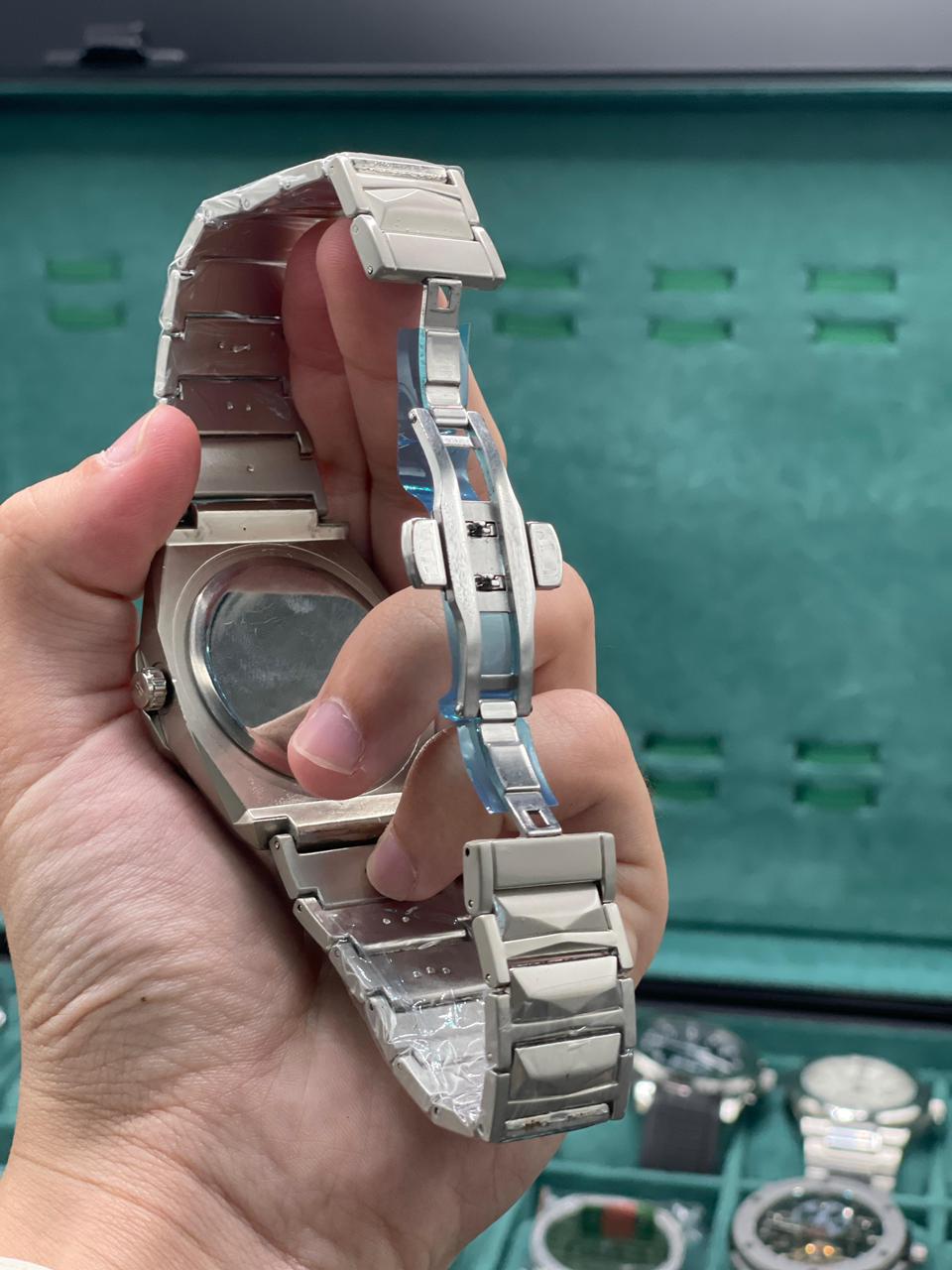 HB Silver Chain With Blue Diamond Cut Dial Watch