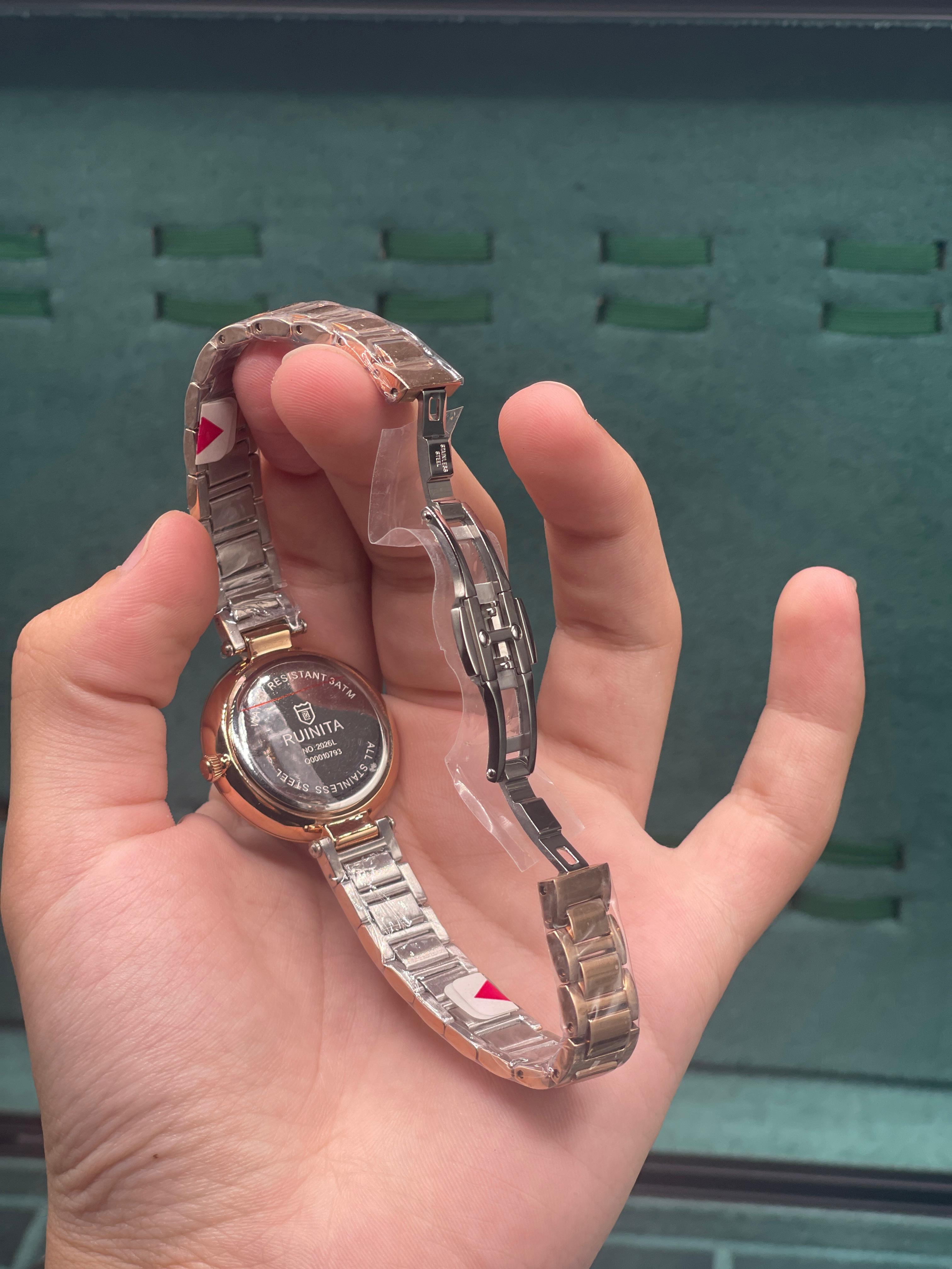 WM Ladies Rose Gold Diamond Bezel Watch — Black Dial + Crystal Markers Premium Gift Edition