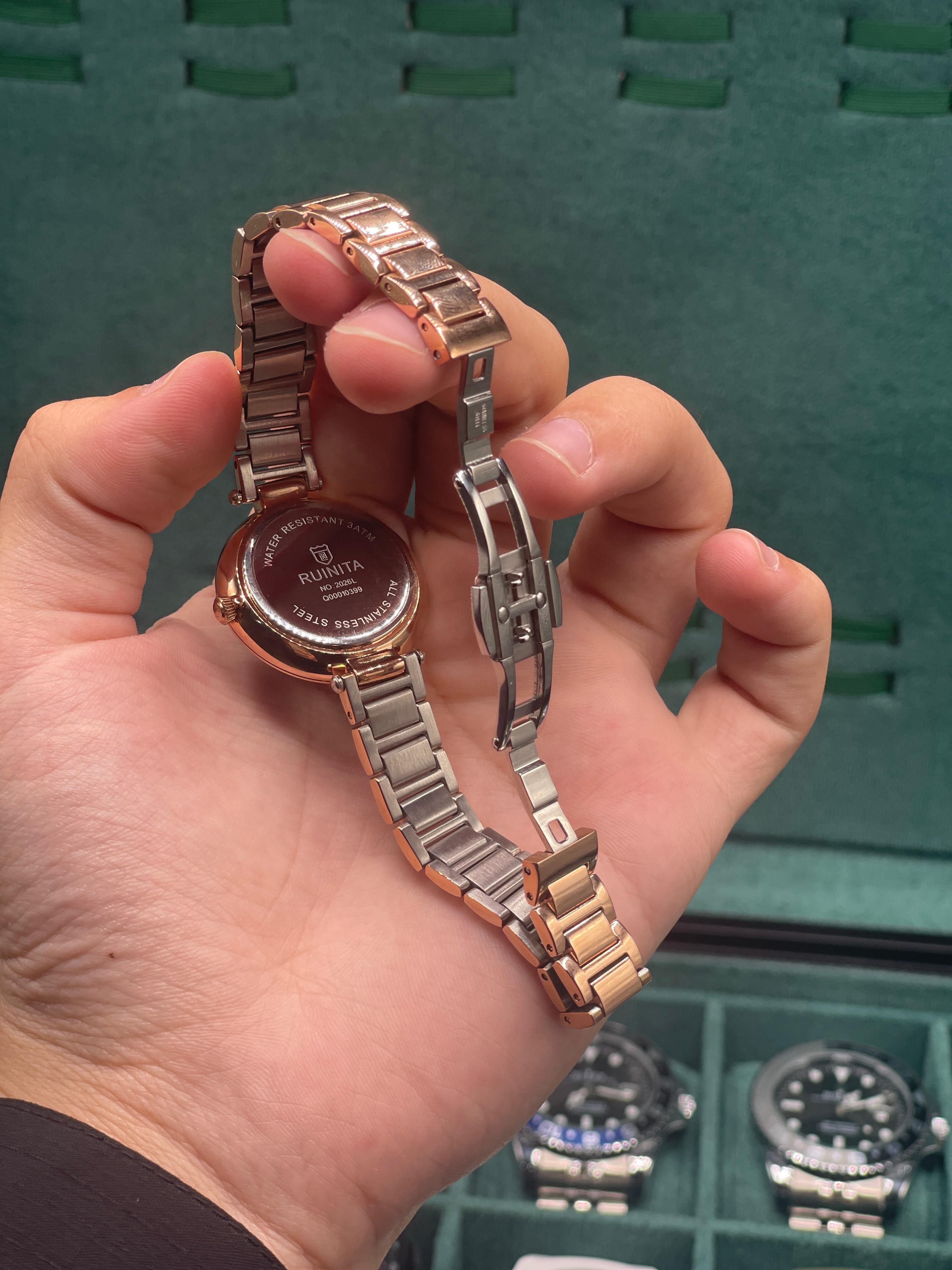 WM Ladies Rose Gold Diamond Bezel Watch — Black Dial + Crystal Markers Premium Gift Edition
